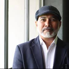 Escritor lanza el mercado relato de romance 'Los Amantes del  Confesionario', es el primer relato en la categoría de romance que publicó  el periodista y escritor panameño Fígaro Ábrego, lo que suma