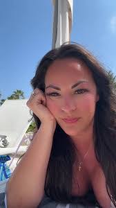 Amber Calderon's Instagram, Twitter & Facebook