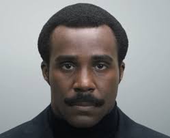 Dylan ganó! ¿Qué personaje es "Innie" y "Secretamente un Eagen o tal vez  una cabra"? ¡El comentario con más votos gana! : r/okbuddyseverance