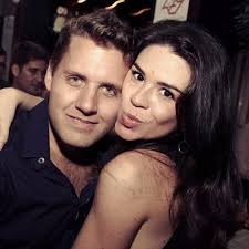 Mark Manson 2025: Wife, net worth, tattoos, smoking & body facts