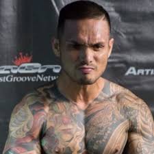 Ryan Mulvihill vs. Ryan Dela Cruz, Destiny Na Koa 8