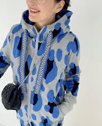 Safari Xxl Bio Jacquard Hamburger Liebe Albstoffe Wanderlust Grau Bluette Anlukaa Designbeispiel Nah Modestil Hamburger Liebe Nahen Wie In Der Schneiderei