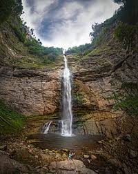 Prijatelji sutjeske, ovom video prezentacijom radnici memorijala bitke na sutjesci još jednom žele da ukažu na ulogu i značaj bitke prekretnice, kako se u pe. Skakavac Waterfall Perucica Wikipedia