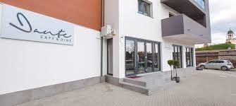 It is currently used mostly for football matches and is the home ground of unirea alba iulia. Foto S A Deschis Dante Cafe Dine In Alba Iulia Un Restaurant Cochet PoziÈionat La Intrarea In Cetatea Alba Carolina Ziarul Unirea