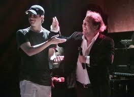 Σκότωσαν μητέρα μπροστά στα τρία παιδιά της. Ymnoi Toy Nikola Bar8akoyrh Gia Toys Goneis Toy Giannh Pario Kai Sofia Alimperth Espresso