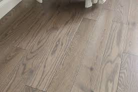 Maine Traditions Hardwood Flooring Red Oak Stone Available In 3 1 4 4 Widths Madeinusa Www Mainetradit Hardwood Floors Hardwood Solid Hardwood Floors