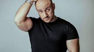 أحمد مكي هو ممثل، ومخرج، ومؤلف ومغني راب مصري. Ø§Ø¨Ù† Ø§Ù„Ø¬Ø²Ø§Ø¦Ø± ÙˆØ´Ù‚ÙŠÙ‚ ÙÙ†Ø§Ù†Ø© Ø´Ù‡ÙŠØ±Ø© Ø£ØµÙŠØ¨ Ø¨ÙÙŠØ±ÙˆØ³ Ù†Ø§Ø¯Ø± ÙˆØªØ²ÙˆØ¬ Ø²ÙˆØ§Ø¬Ø§ Ø³Ø±ÙŠØ§ Ù…Ø­Ø·Ø§Øª Ù…Ù† Ø­ÙŠØ§Ø© Ø§Ù„ÙƒØ¨ÙŠØ± Ø£ÙˆÙŠ Ø£Ø­Ù…Ø¯ Ù…ÙƒÙŠ Mada Post Ù…Ø¯Ù‰ Ø¨ÙˆØ³Øª