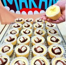 Enggak ada oven di rumah, tapi mau buat cake yang enak. Resepi Oreo Cheese Muffin