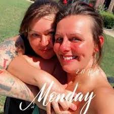 Kimberly Deeb's Instagram, Twitter & Facebook