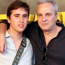 Descubrimos a Daniel y Lucía, los hijos de David Summers: un músico y una  enfermera veterinaria que son 'su canción más bonita'