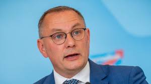 Gillamoos: Ein Hauch von Bundespolitik in Niederbayern