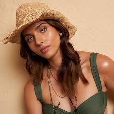 Arms of Eve Jackson Sunhat