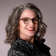 Lisa Legrand's Instagram, Twitter & Facebook