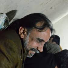 آدمی شکست کھانے کے لیے نہیں بنا ہے۔۔ کسی آدمی کو ہلاک کیا جا سکتا ہے مگر  اسے ہرایا نہیں جا سکتا۔۔" ۔۔۔ "ذرا سوچو، اگر آدمی کو ہر روز چاند مارنے