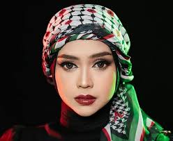 Jalani Sidang Pertama Kasus Mantan Security Pengancam dan Penyebar Fotonya  Tanpa Hijab, Ria Ricis : Semoga Jaksa dan Hakim Bisa Adil