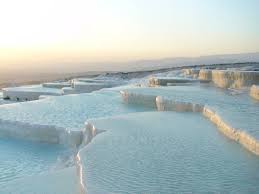 Το pamukkale , που σημαίνει κάστρο βαμβάκι στα τουρκικά , είναι μια φυσική περιοχή στην επαρχία denizli στη νοτιοδυτική τουρκία. Inside Pamukkale S Cotton Castle Turkey S Weirdest Natural Wonder