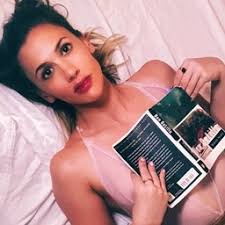 Julia Knox's Profile