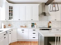 White Kitchen Reveal Hanstone Quartz In Montauk Chantilly Lace Cast Iron White Cab White Kitchen Makeover Budget Friendly Kitchen Renovation Kitchen Renovation