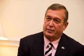 Closely scrutinized, Hardy moves carefully in Congress