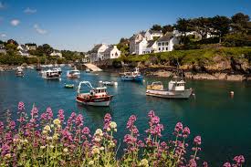 Does anyone have video clips from la baleine blanche starring alexandra lorska ? Finistere Cornouaille Monika Schwager Lichtmomente