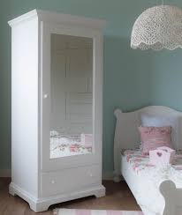 Unsere kleiderschränke und schlafzimmerschränke bieten deiner kleidung platz. Schrank Mit Spiegel Aus Holz Kinderzimmer Schrank Holz Schrank Holz Weiss Schrank Holz Massiv
