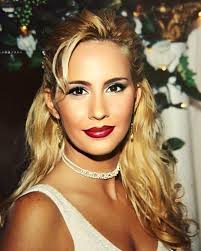 April Hammond aka Apriluv (@the1toendall)