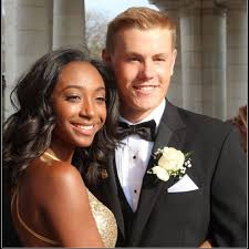 Black And White Dating She Is Beautiful To Me My Bestie Color Of My Skin Makes No Boundaries Of Who I Love Sexyinterraciald Swirl Couples Interracial Couples Biracial Couples
