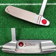 One Of Tiger Woods Backup Scotty Cameron Putters Has Sold At Auction For Over 44k Link In Bio For Story Images Gr Tiger Woods Scotty Cameron Putter Putter