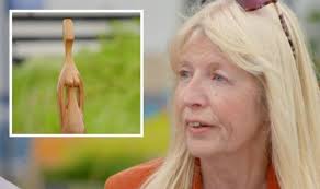 Antiques Roadshow guest speechless over huge valuation of sculpture her  father made