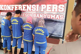 Maybe you would like to learn more about one of these? Ini Pengakuan Ibu Anak Tersangka Pembunuhan Di Kasus Temuan 4 Kerangka Di Banyumas Halaman All Kompas Com
