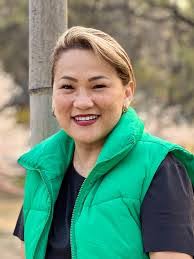 Trisha Walker's Instagram, Twitter & Facebook