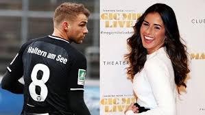 Der fussballspieler machte ihr ein jahr darauf in den liebesferien auf den malediven einen antrag. Sarah Engels Nach Hochzeit Sie Lasst Die Nachste Bombe Platzen Intouch