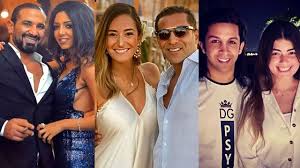 احتفلت الفنانة الشابة ليلى أحمد زاهر، بتخرجها من المدرسة الثانوية، هي وشقيقتها الكبرى ملك، وشاركت محبيها عبر حسابها الرسمي على موقع انستجرام بمقطع فيديو من الحفل ظهرت فيه وهي تغني. 10 ÙÙ†Ø§Ù†ÙŠÙ† Ø§Ø±ØªØ¨Ø·Ùˆ ÙˆÙ„Ù… ÙŠÙ‡ØªÙ…Ùˆ Ø¨ÙØ§Ø±Ù‚ Ø§Ù„Ø¹Ù…Ø± Youtube