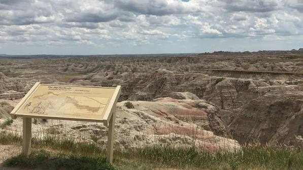 Big Badlands Overlook (U.S. National Park Service)