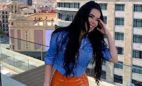 4.9 / 5 14 мнений. Beatriz Luengo Responde A Maluma Y A Su Cancion Hawai Edm Radio