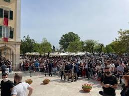 Πασχα στην κερκυρα.τα highlights του τριημερου. Diaforetiko To Pasxa Sthn Kerkyra Espasan Toys Mpothdes Oi Katoikoi Toy Nhsioy In Gr