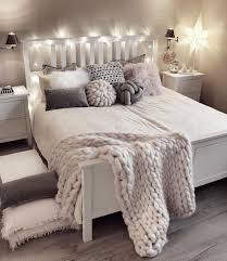 168 9 K Abonnes 375 Abonnement 688 Publications Decouvrez Les Photos Et Videos Instagram De Gozde Demirtas Go Simple Bedroom Bedroom Decor Bedroom Design
