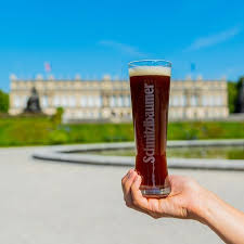 Unser Bier Gibt S Schon Seit Uber 440 Jahren Deshalb Sind Wir Uns Sicher Dass Auch Konig Ludwig Ii Ab Und An Mal A Schnitzei Getr Beer Beer Mug Beer Glasses