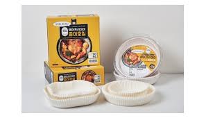 There are arguments for and against it (see below), but the bottom line is that there have been no studies to prove or disprove any health risks from using aluminum foil with an air fryer. Cookingparm Small Air Fryer Paper Foil By Cookingparm