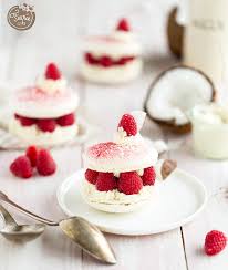 Macarons Framboise Et Noix De Coco Recette Facile Recette Macaron Macaron Framboise Macaron Facile