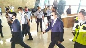 Ada pertanda virus corona masuk ke indonesia. Alasan Yasonna Turun Tangan Jemput Buronan Maria Pauline Lumowa Ke Serbia