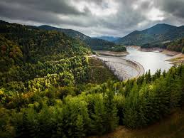 Daca doriti sa petreceti cateva zile de vacanta in sovata, casa romantic este un loc in care veti gasi … toata descrierea. 7 Destinatii Din Romania Unde Toamna Este Si Mai Frumoasa