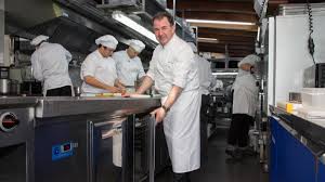 Si quieres aprender con nosotras cocina vienes mañana a las ocho de la mañana. La Tecnologia Que Ha Revolucionado Las Cocinas De Martin Berasategui