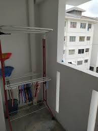 Alan menaruh ponselnya kemeja lalu merebahkan tubuhnya dengan selimut yang menutupi sekujur badannya. Pangsapuri Putra Taman Putra Prima Property Rentals On Carousell