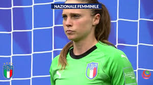In 2009, having finished her youth career for s.s. Laura Giuliani Siamo Arrivate Sino A Qua E Un Peccato Mettersi Ora Dei Freni Calcio Femminile Italiano