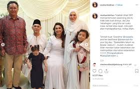 Pengarah komunikasi strategik bn datuk seri abdul rahman dahlan tidak bersetuju taktik rampasan kuasa politik digunakan. Bekas Isteri Eizlan Yusof Vie Shanti Khan Kingsi Foto Dengan Suami Tarik Perhatian Ramai Pihak