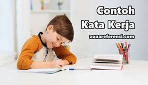 Kata kerja transitif adalah kata kerja namun jika diterapkan dalam kalimat membutuhkan suatu obyek yang menyertai kata kerjanya tersebut. 225 Contoh Kata Kerja Transitif Intransitif Dasar Turunan Lengkap