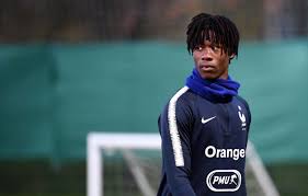 Tiens, il fait chaud tout d'un coup. 90plus Psg Leonardo Spricht Uber Den Camavinga Preis 90plus