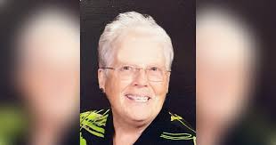 Wendy Hoff's Instagram, Twitter & Facebook