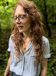 Leslie Shell's Instagram, Twitter & Facebook